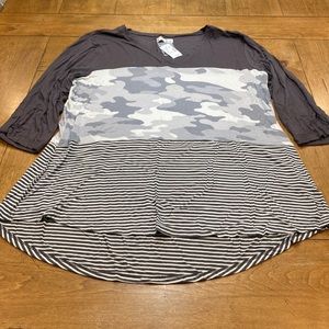 NWT hi/lo 3/4 sleeve top